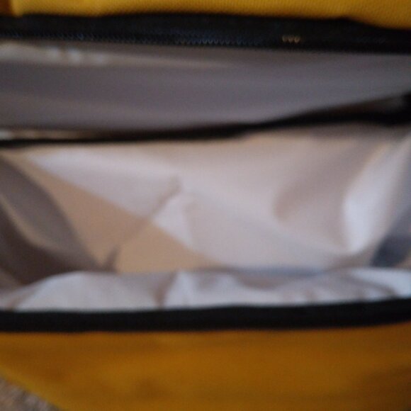 DISNEY BAG/ VACATION CLUB, SIZE LARGE COLOR: BLACK & YELLOW